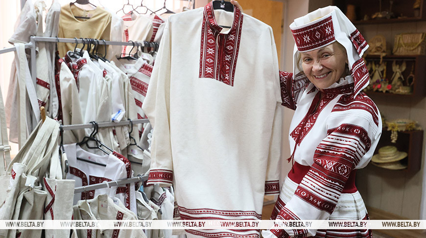Дизайнерский наряд с кодом предков. Костюмы Малоритского строя вписались в современный гардероб