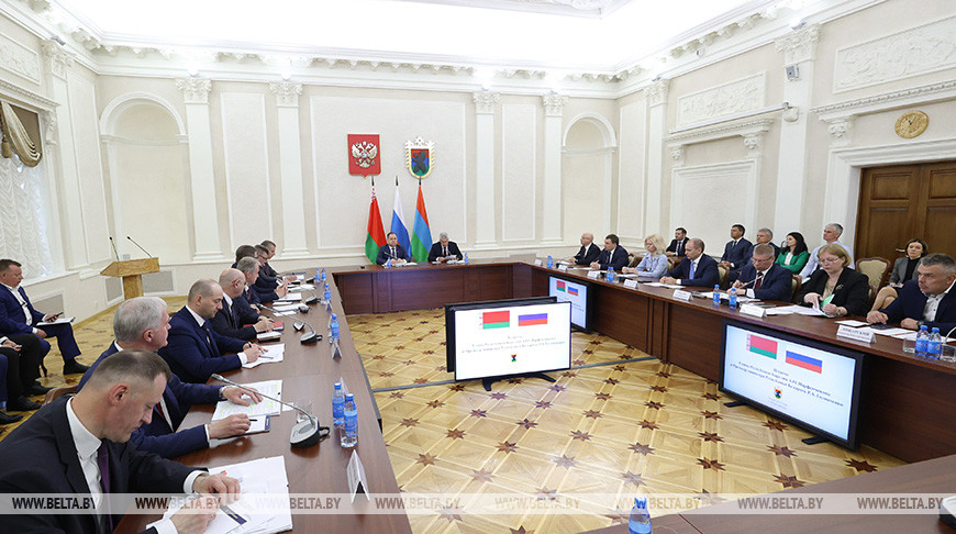 Belarus signs over $70m worth of contracts with Russia's Karelia