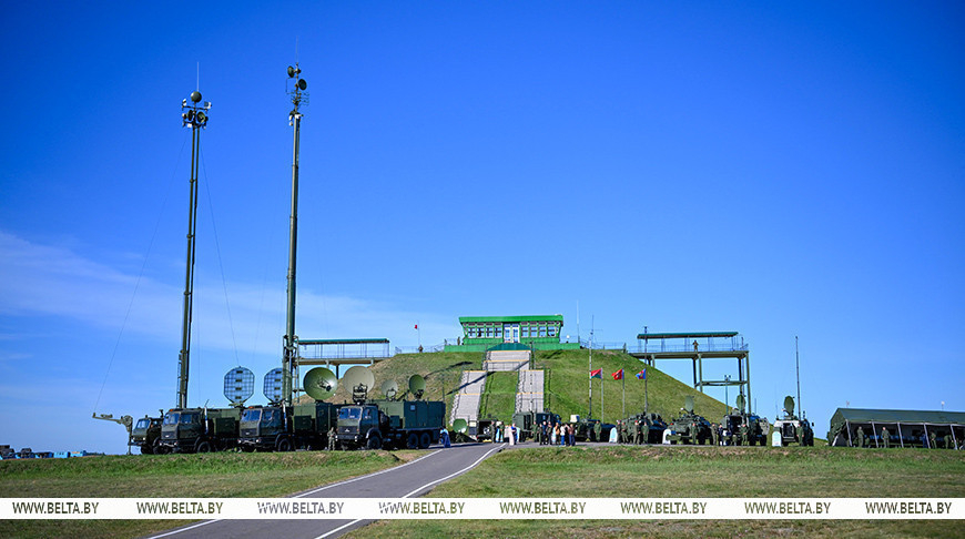 Lukashenko highlights importance of modernizing military communications system