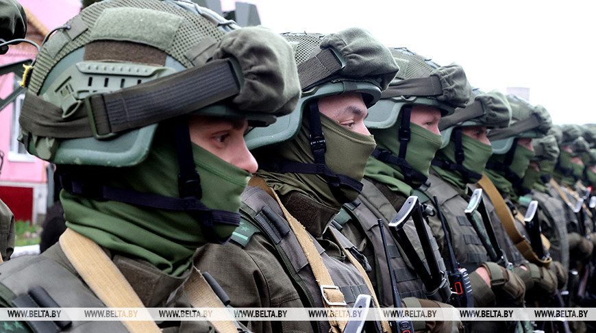 Lukashenko sends professional day greetings to employees of Internal Troops