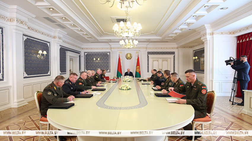 Лукашэнка назваў поўным глупствам кампанію ў заходніх СМІ аб ваеннай пагрозе з боку Расіі і Беларусі