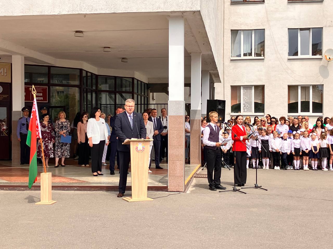 В Брестской области прозвенел последний звонок для 9,8 тыс.  одиннадцатиклассников | Новости | Официальный сайт Брестского облисполкома  - Русская версия